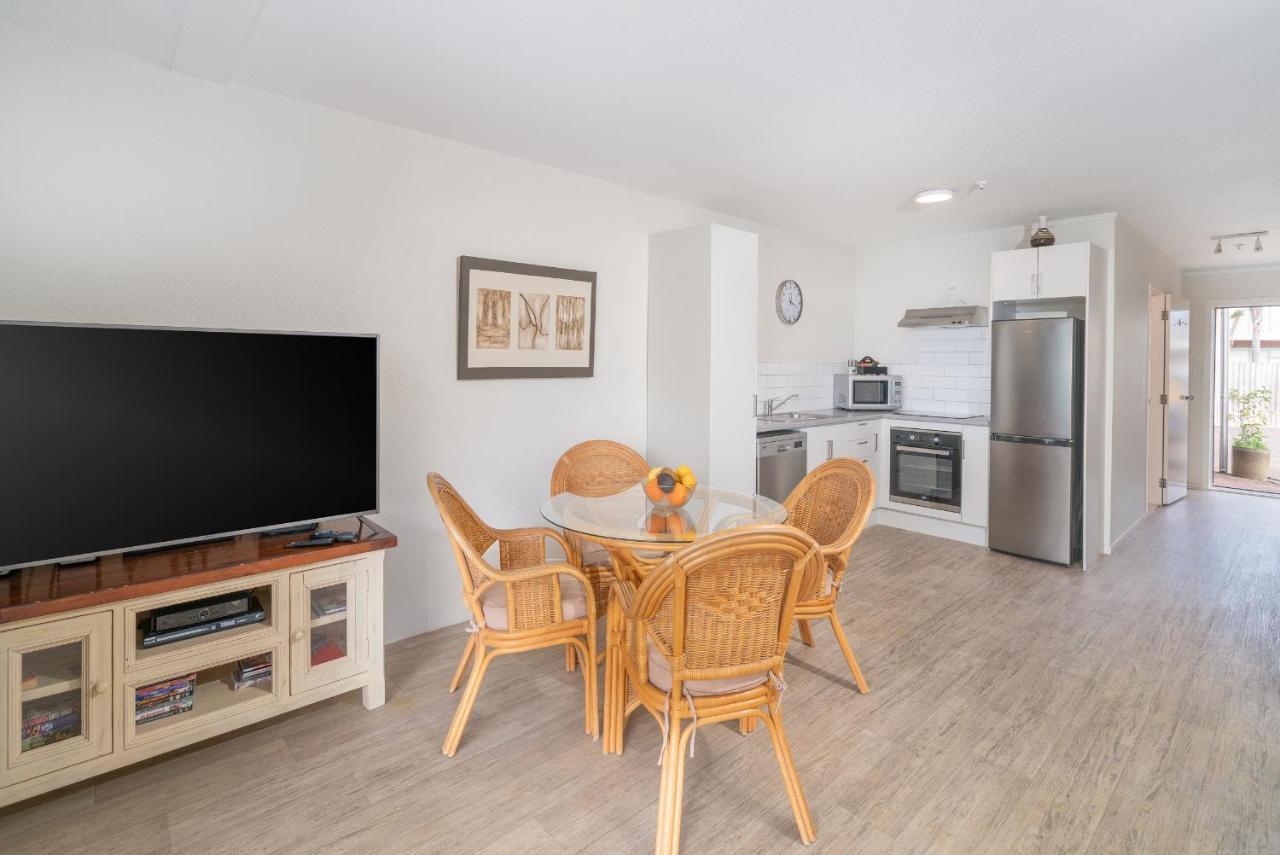 Waterfront Apartments Whitianga Luaran gambar