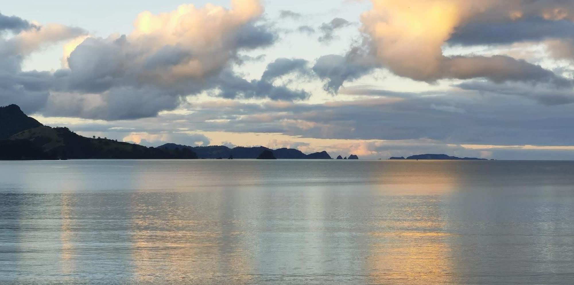 Waterfront Apartments Whitianga Luaran gambar